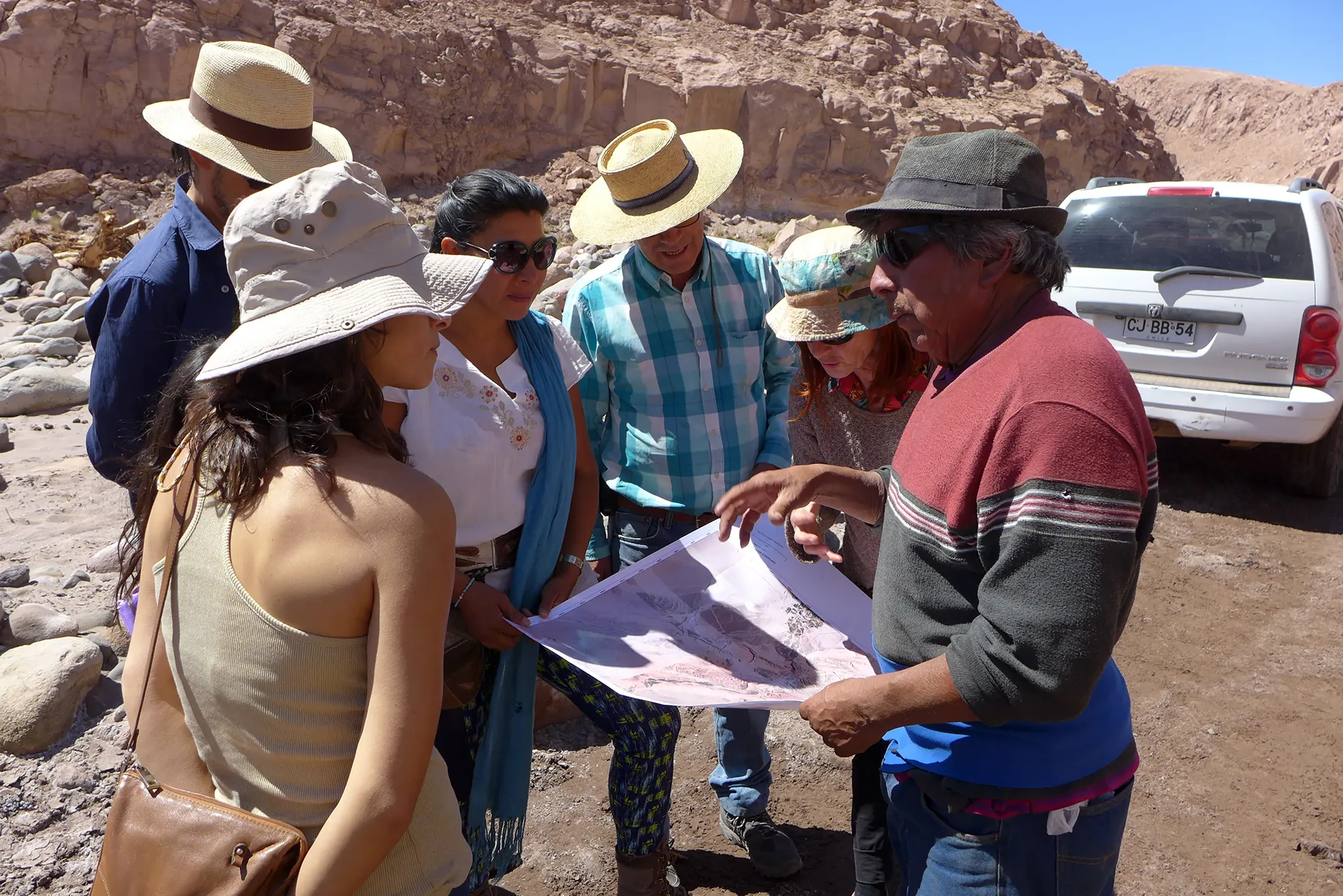 Construye confianza, no solo proyectos: Relación con comunidades en proyectos mineros – buenas prácticas y errores comunes
